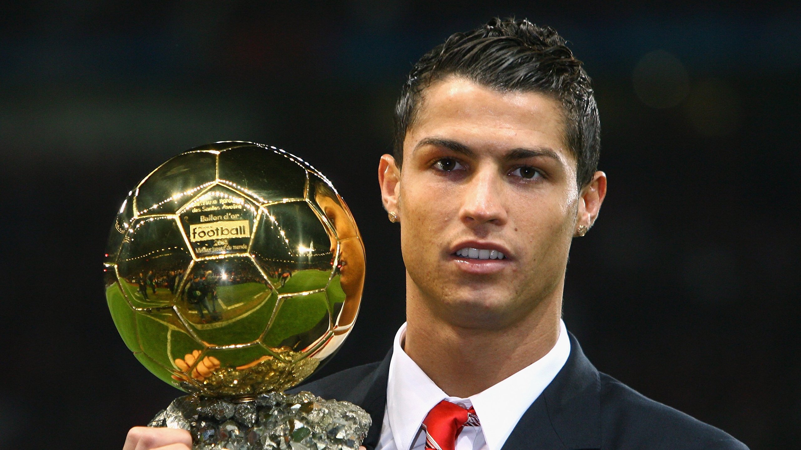 巴萨防线频繁失误，布鲁日抓住机会三度破门，晋级形势险峻，巴萨不败